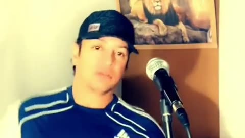 Boarder walls freestyle on the mic