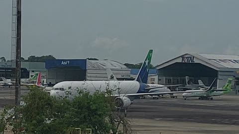 Pushback-Boeing 767-300ERF PR-ABB