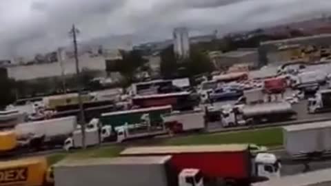 🚨BRAZIL: Truckers have completely shutdown the roadways