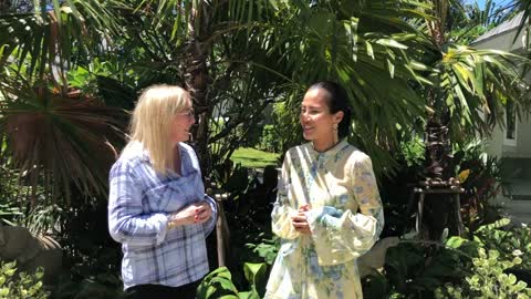 New Leaf Wellness Resort guest Tracey from Australia speak with the resort CEO and founder Air Page.