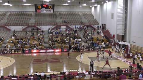 Men's Basketball Wins in First-Ever Visit to Morehouse, 68-63