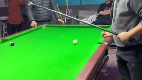 playing pool funny video 🤣🤣🤣