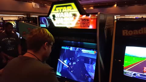 Nerd Defeats Darth Vader (Star Wars Arcade)