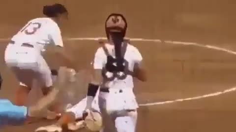Girl Epic fail in baseball, girl hit hard from ball on others face😂