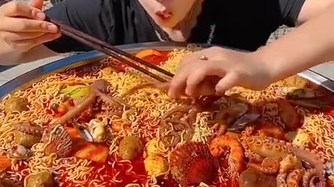 Eating delicious foods #eating #mukbang #chinesefood #koreanfood #foodtiktok #spicyfood #fyp #fypシ #fypage #foryou #responder #respect #usa_tiktok@Ẩm Thực @Ẩm Thực @Ẩm Thực