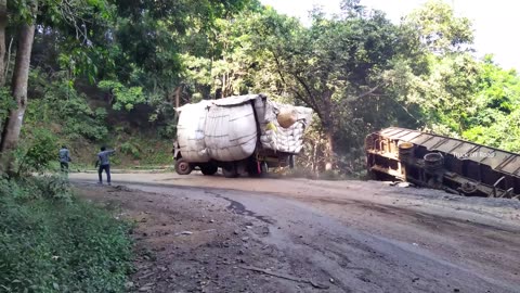 30 tons truck failed to drive up hills