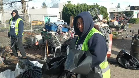 RAPPID RESPONCE RAIDS HOMELESS CAMP O PRIVATE PROPTERY