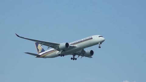 9V-SHT on Final Approach to Runway 20R Singapore Airlines Airbus A350-941