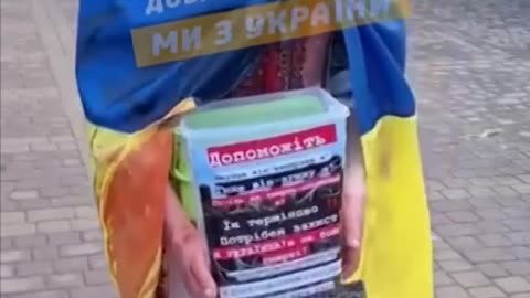 In Vinnitsa there is another performance using the Ukrainian flag,