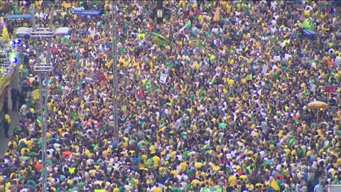 Manifestantes em várias cidades do Brasil protestaram contra a decisão do STF