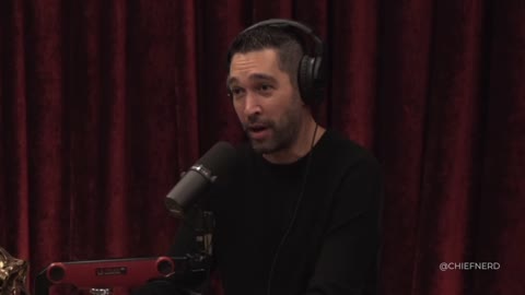 Joe Rogan and Dave Smith Rag on the 'F*cked up and Funny' Hypocrisy of the Martha's Vineyard Elite