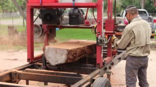 Can I cut some Mesquite Logs into Slabs !