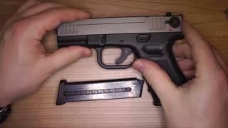 ISSC M22 9mm P.A.K. in Zeitlupe Blank gun slowmotion