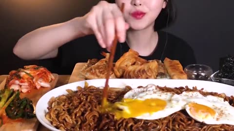 Chinese girl eating spaghetti & Real sound eating show