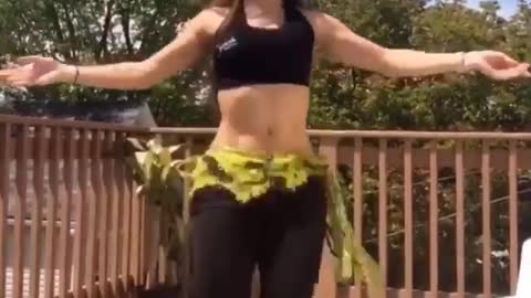 Hot belly dance 💃 😋