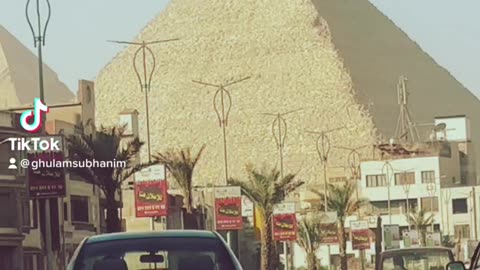 Pyramids of Giza preview