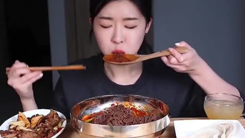 ASMR SPICY NOODLES