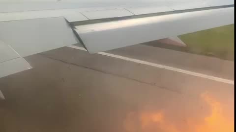 Pasajero graba avión miatra cogía Fuego