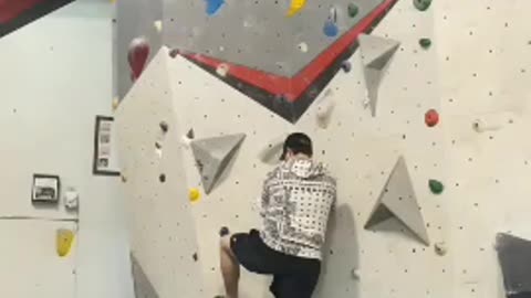 V2 bouldering