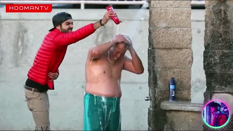 Best Funny Shampoo Pranks on The Beach😂