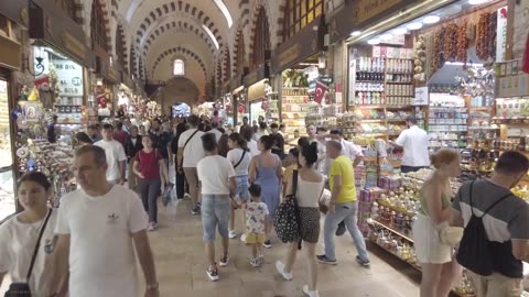 Eminönü's Spice Market_ Where Flavors Unite Walking Tour