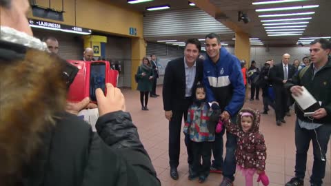 Justin Trudeau surprises Montreal commuters