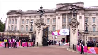 Queen launches Commonwealth Games baton relay