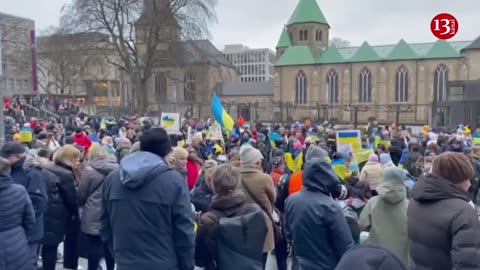 Hundreds hold rally in Germany in support of Ukraine