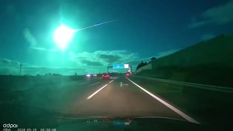 JUST IN - Meteor flashes across night sky over Portugal