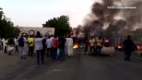 Roads blocked in Khartoum after attempted coup