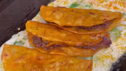 Cheesy tacos 😳