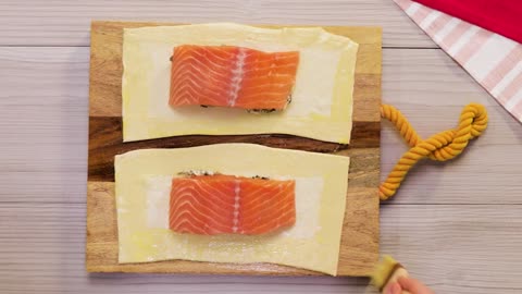 5-Ingredient Salmon Wellington Recipe