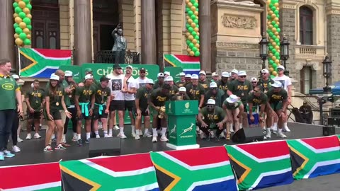 Capetonians welcome world rugby champions