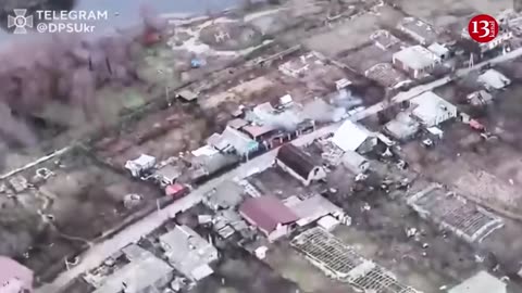 Seeing the approach of drones in the border area, Russian soldiers ran to houses to escape