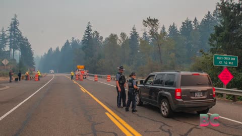 Oregon wildfire quadruples in size, forcing more than 2,000 homes to evacuate
