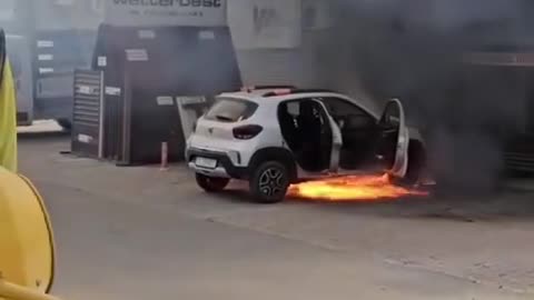 Dacia Spring 2024 accumulator goes up in flames