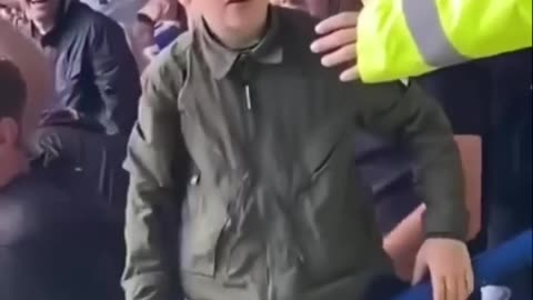 YOUNG LEICESTER FAN GETS TOLD OFF AFTER THEY SCORE THE WINNER