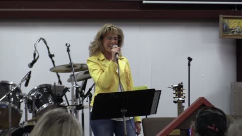 Heather Thomas Van Deren sings at Rafter J Cowboy Church Revival, Texas