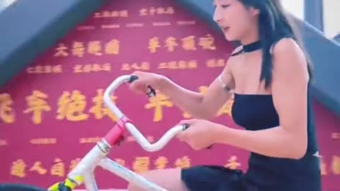 Cycle wheeling video