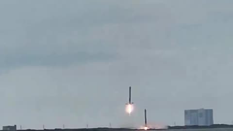 2 SpaceX Rockets Landing