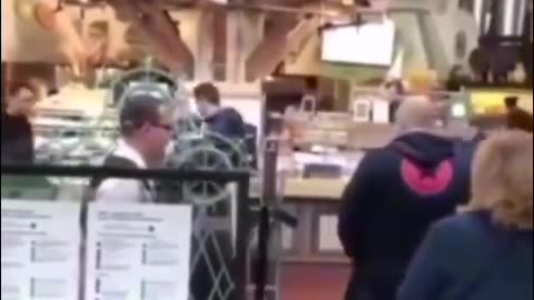 Code Bar pour entrer dans un marché la sélection naturelle est commencé......