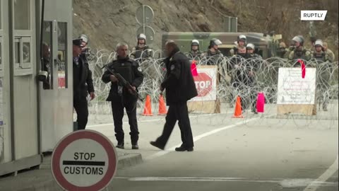 Serbian nationalists march to Jarinje border crossing with