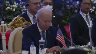 Joe Biden thanks the PM of Colombia for hosting ASEAN summit - He actually read that