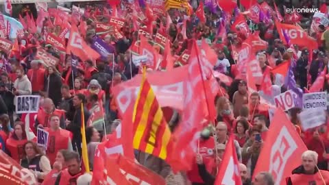 Spain: Thousands of union members march in Madrid for higher wages and better rights