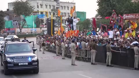 PM Modi and UAE President during massive Roadshow