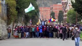 La Paz coca farmers and police clash