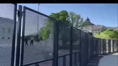 Fences around the Supreme Court