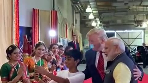 PM Modi & President Trump interacted with a group of youngsters at during #HowdyModi event