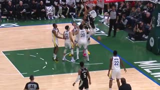 NBA - Andre Jackson crashes the boards for the putback slam 💥 Warriors-Bucks