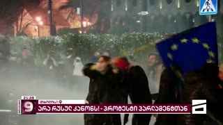 Georgian police disperse protesters in #Tbilisi after parliament initially backed a draft law on "foreign agents."